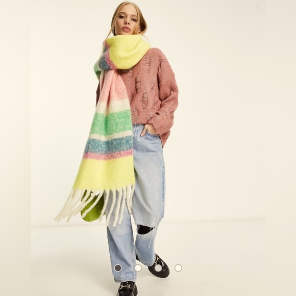 Chunky, oversized preloved scarf - Picture 1 of 5